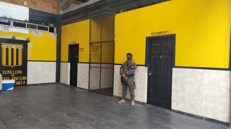 Lo balearon en la cabeza durante un entrenamiento